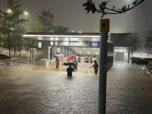 外勤助手 jul162，应对大雨有妙招