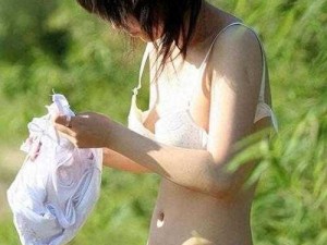 张筱雨人体艺术集，收集了她多套写真，展现了女性的柔美与魅力