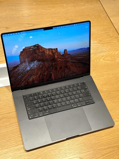 16 岁的 MacBookPro 日本版，性能依旧强劲