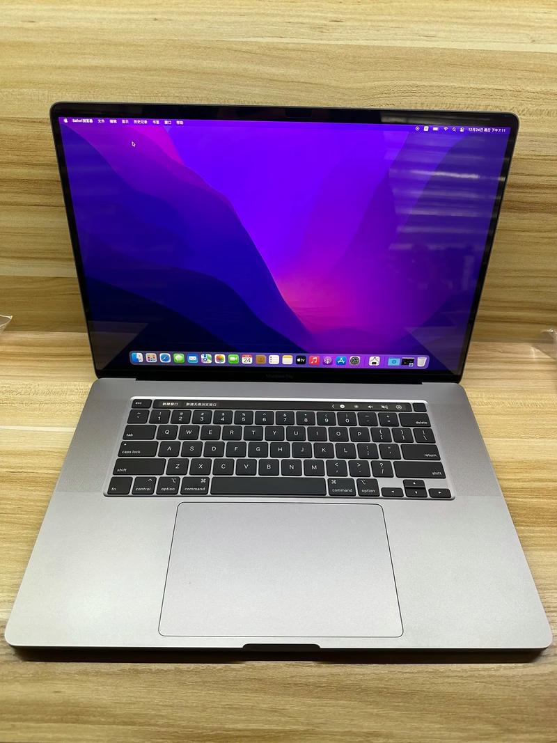 1819 岁 macbook 日本宣称再次加入，是青春与科技的碰撞