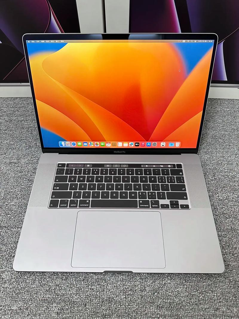 19 岁 MACBOOKPRO 欧美版，高品质的选择